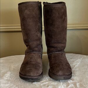 UGG Dark Brown Suede Boots women Size 7
